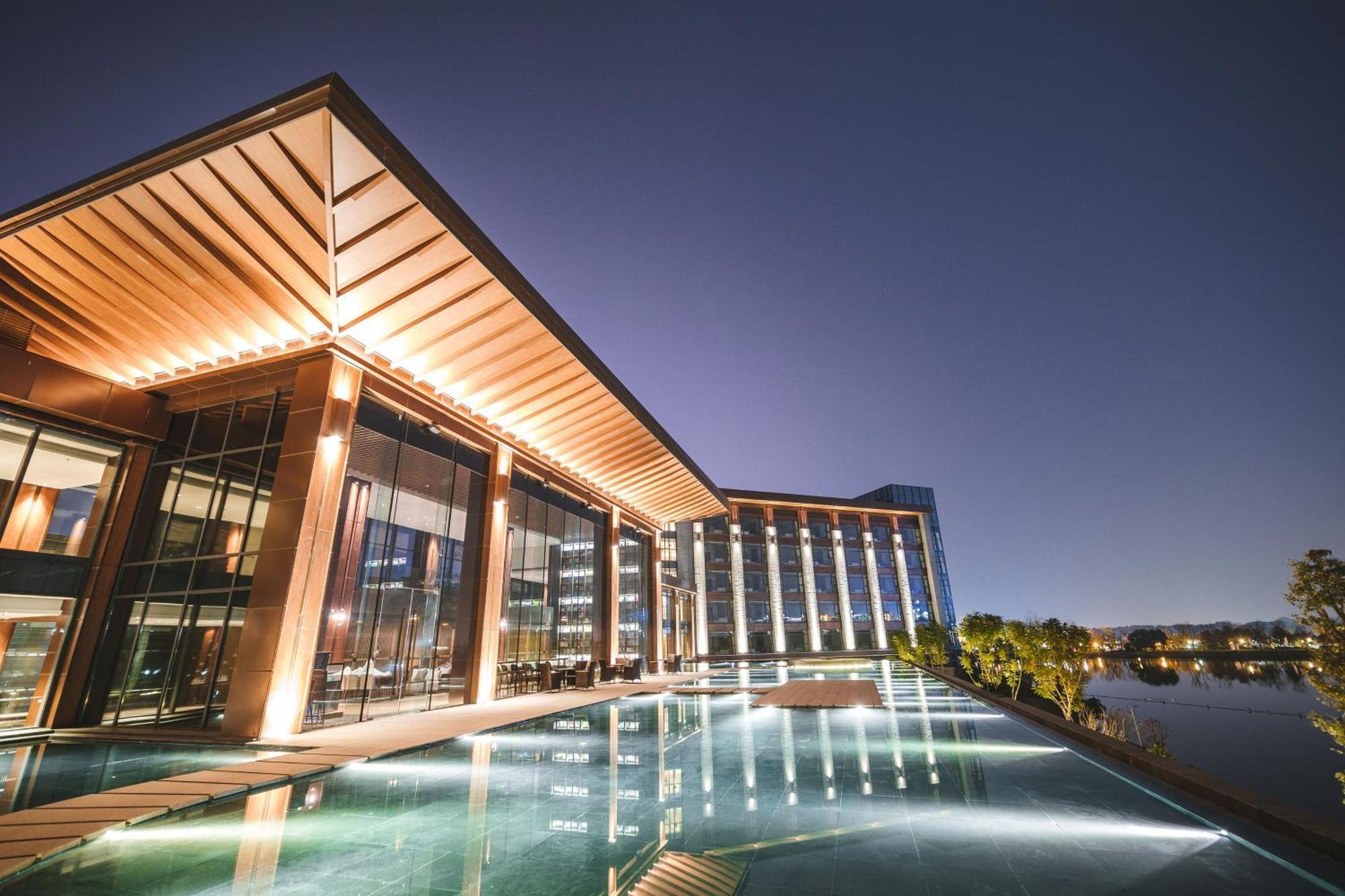 Le Meridien Emei Mountain Resort Emeishan Exterior foto