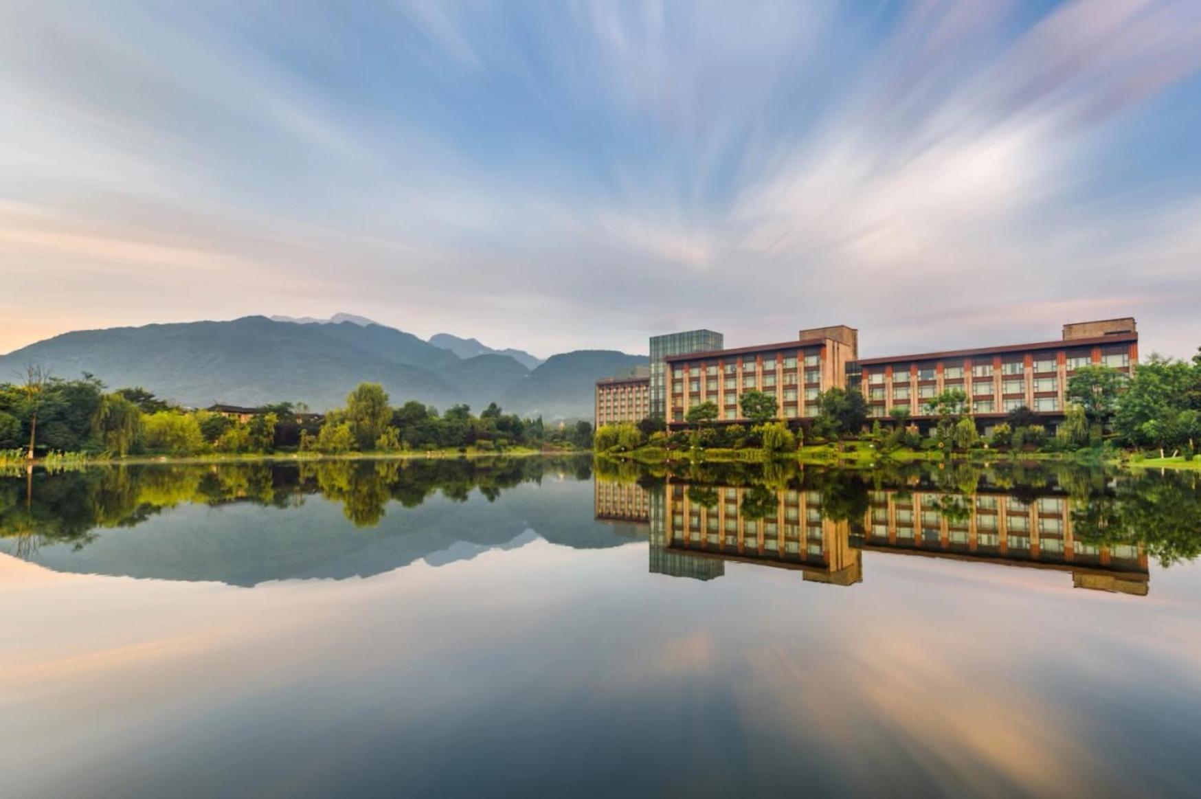 Le Meridien Emei Mountain Resort Emeishan Exterior foto