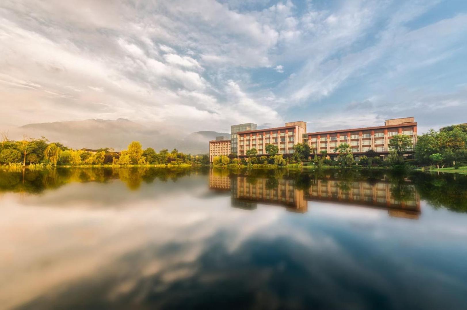 Le Meridien Emei Mountain Resort Emeishan Exterior foto