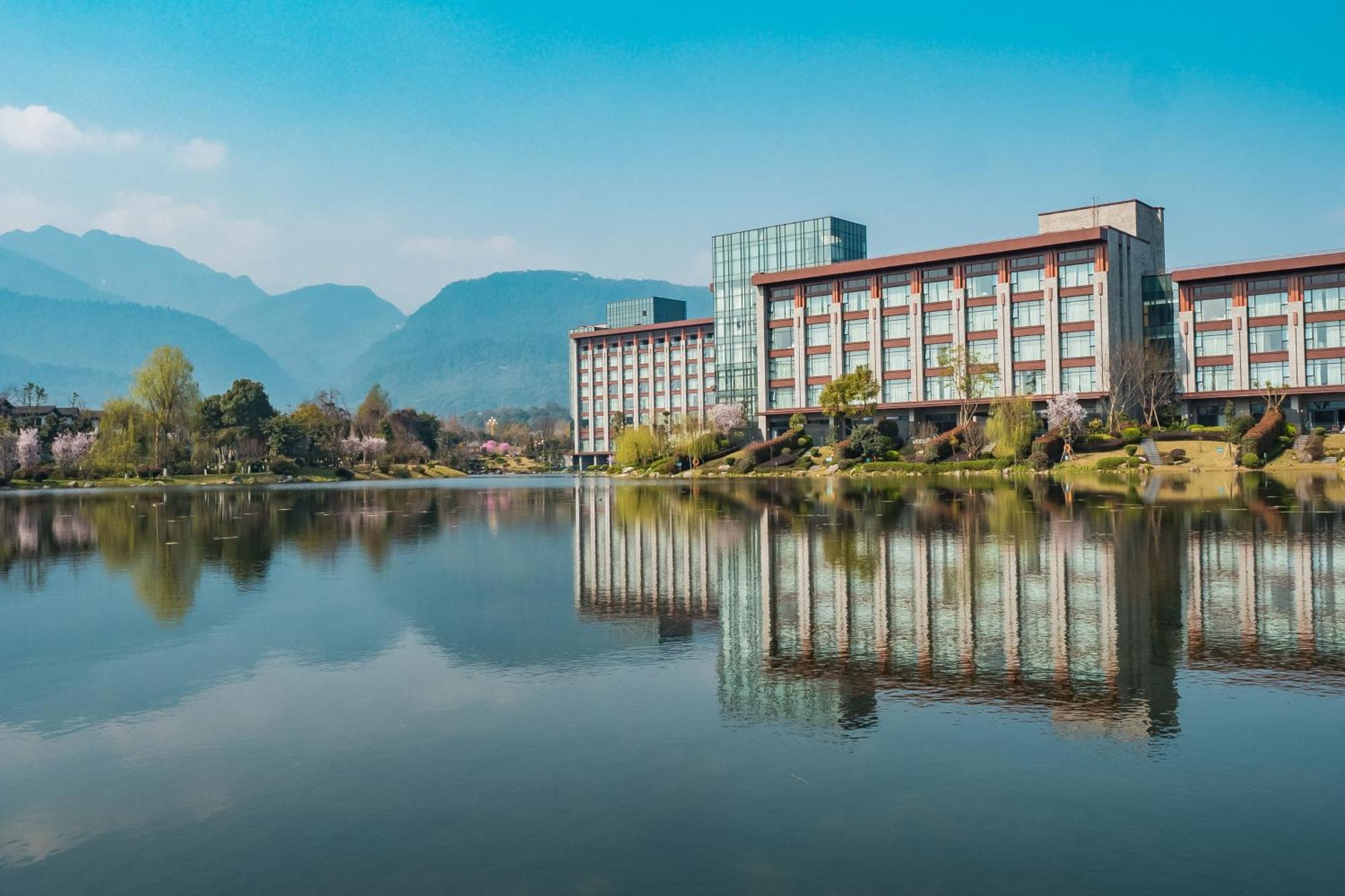 Le Meridien Emei Mountain Resort Emeishan Exterior foto