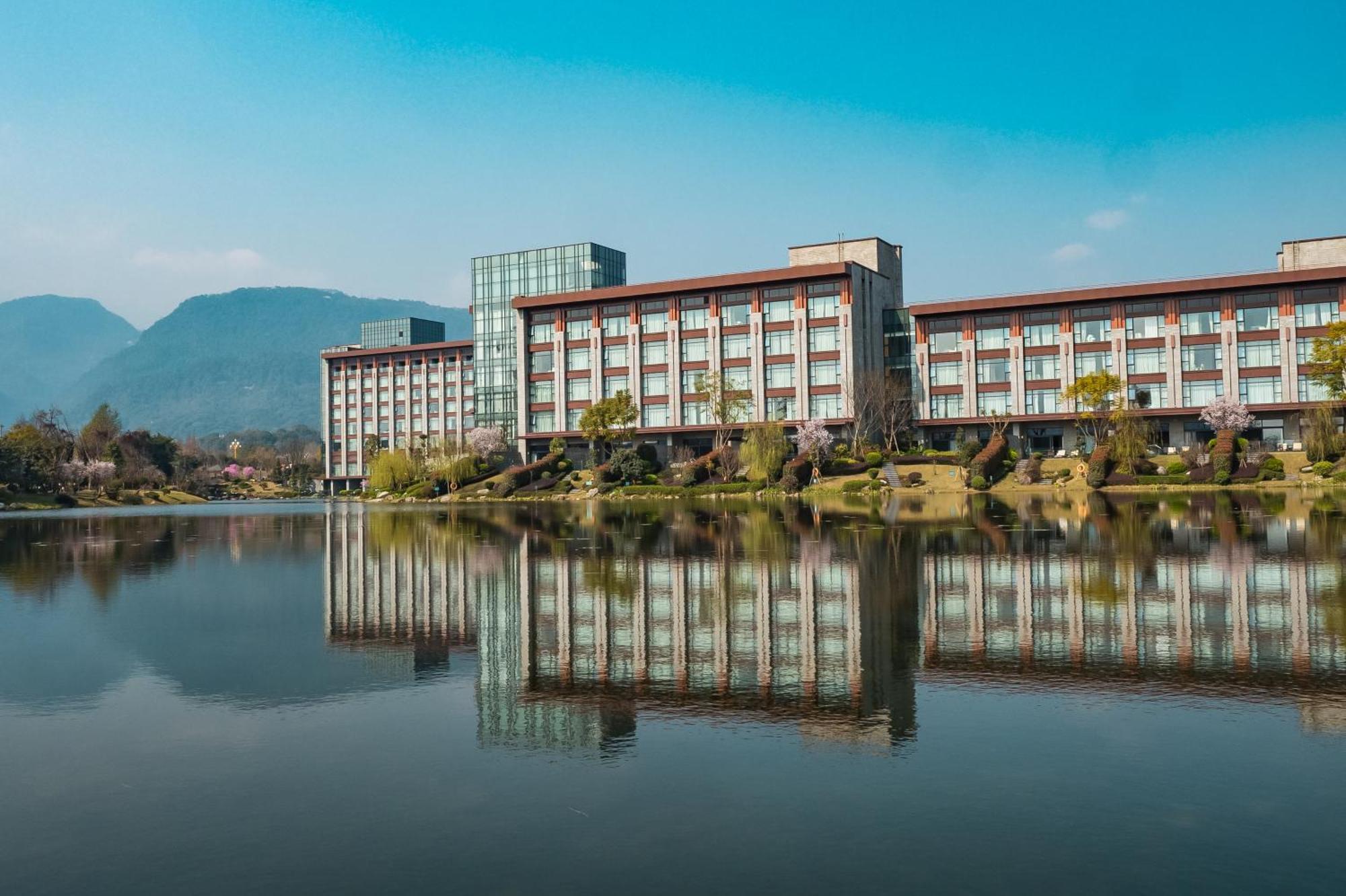 Le Meridien Emei Mountain Resort Emeishan Exterior foto